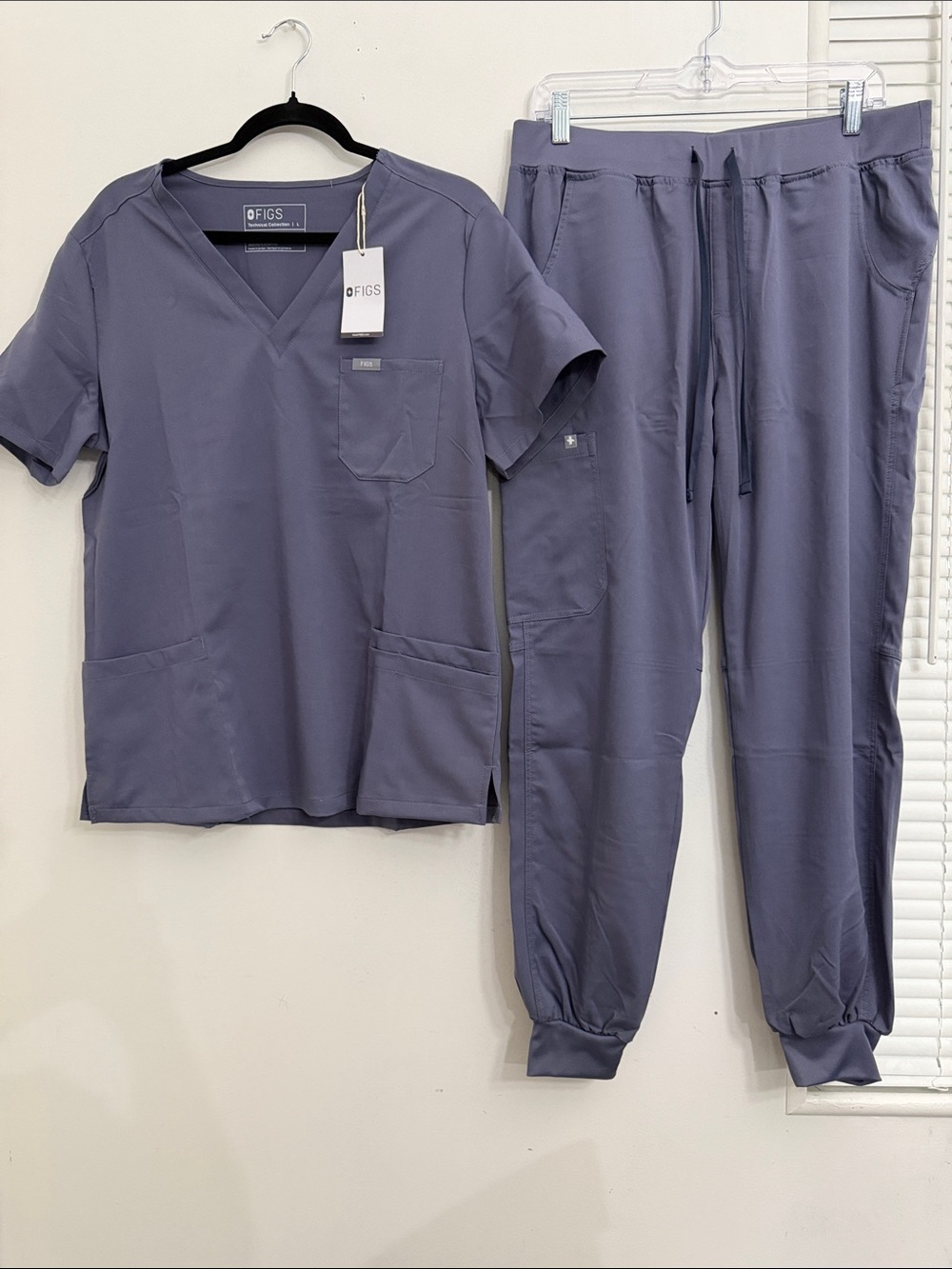 Figs Women's Two-Piece Set in Dusty Lavender - V-Neck Top & Jogger Pants